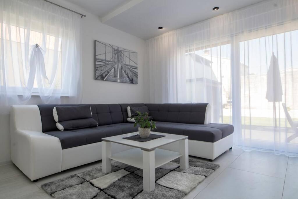Holiday House Gavran 보디체 외부 사진